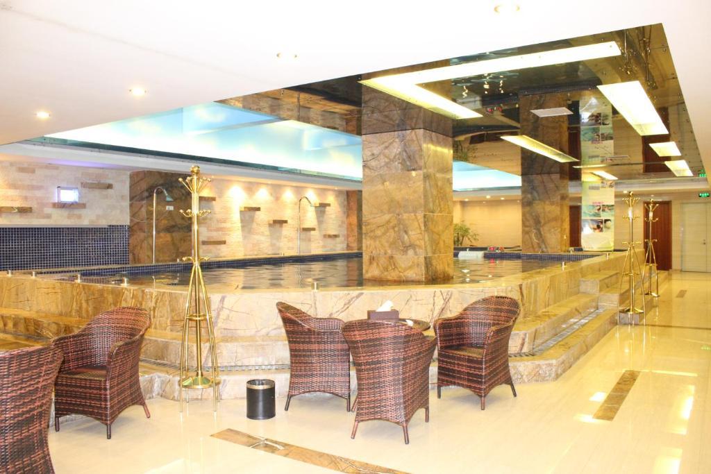 Jun Hao Hotel Dongguan  Zewnętrze zdjęcie
