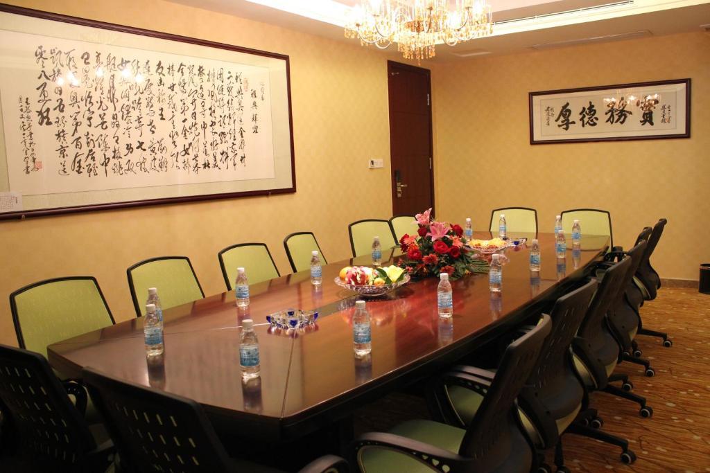 Jun Hao Hotel Dongguan  Zewnętrze zdjęcie