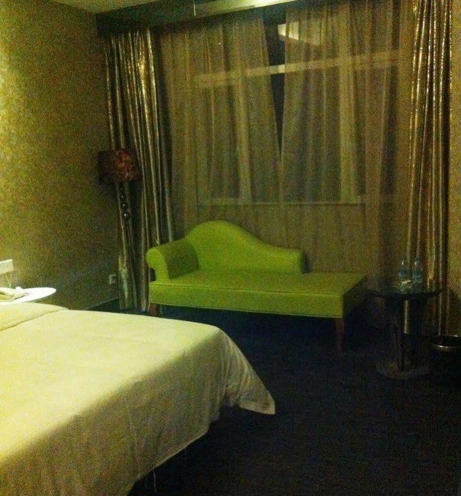 Jun Hao Hotel Dongguan  Zewnętrze zdjęcie