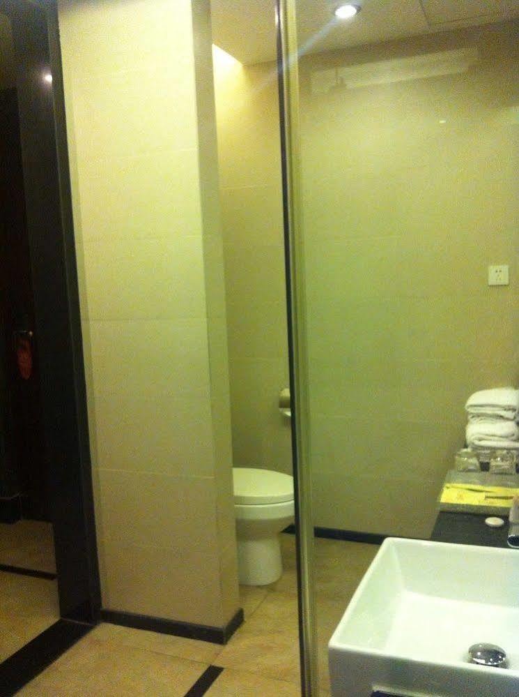 Jun Hao Hotel Dongguan  Zewnętrze zdjęcie
