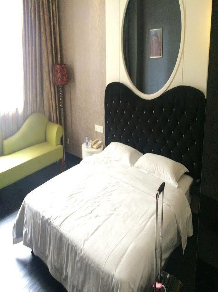Jun Hao Hotel Dongguan  Zewnętrze zdjęcie