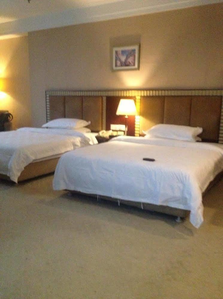 Jun Hao Hotel Dongguan  Zewnętrze zdjęcie