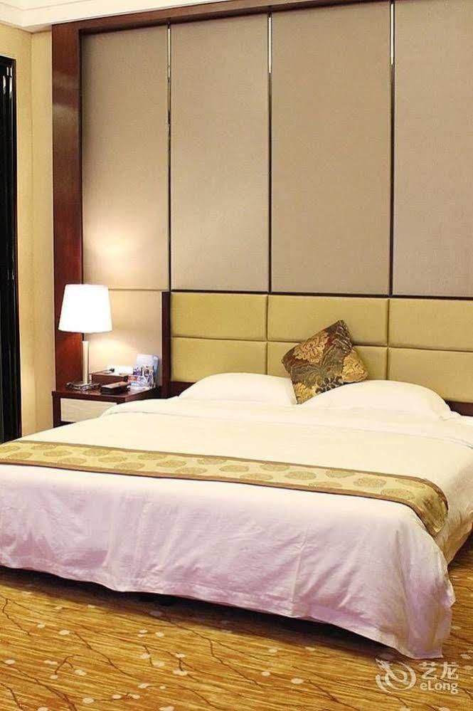 Jun Hao Hotel Dongguan  Zewnętrze zdjęcie