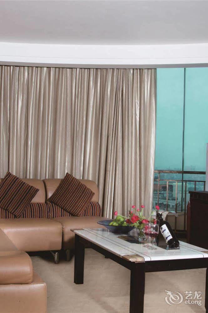 Jun Hao Hotel Dongguan  Zewnętrze zdjęcie